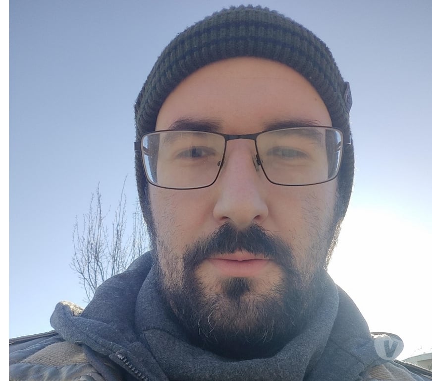 Aides à domicile Loire-Atlantique Nantes - Photos Vivastreet Jardinier CESU à Nantes et sa métropole, pour hommes