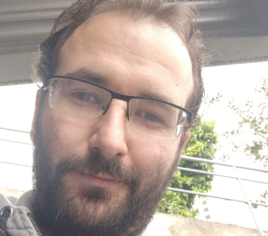 Aides à domicile Loire-Atlantique Nantes - Photos Vivastreet Jardinier CESU à Nantes et sa métropole, pour hommes