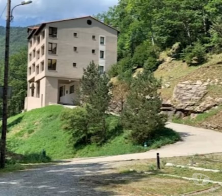 Appartements à vendre Pyrénées-Orientales Prats de Mollo la Preste - Photos Vivastreet Studio meublé en montagne vue splendide plein sud