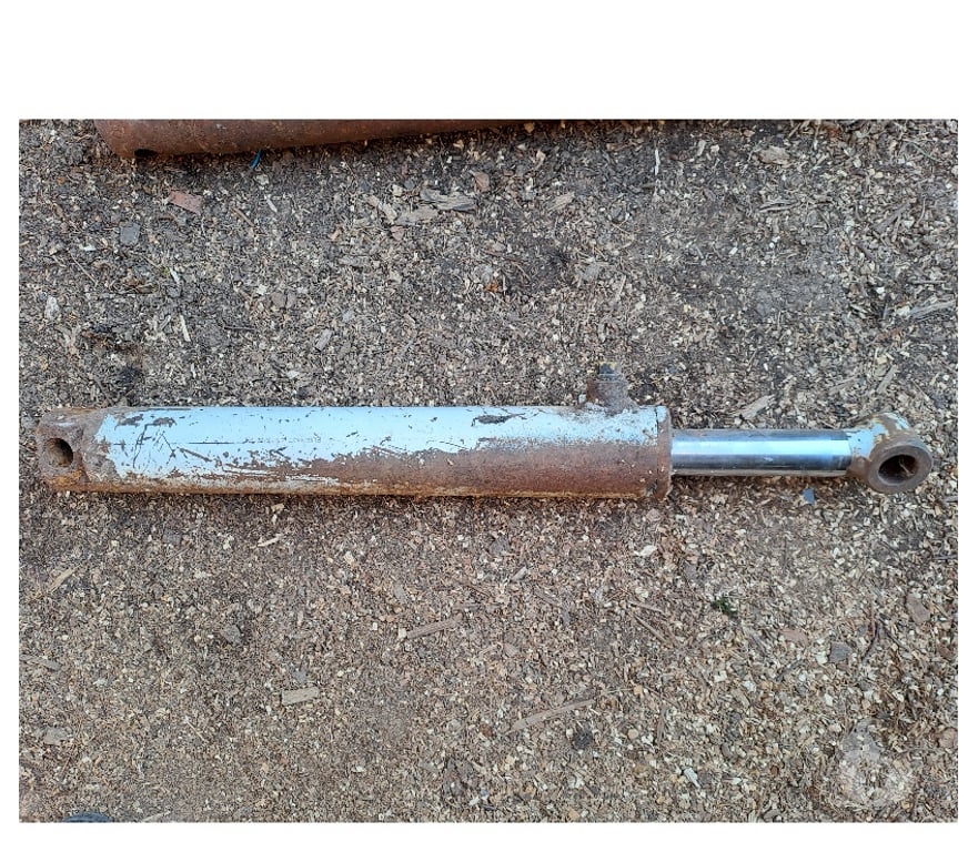  Seine-et-Marne Montceaux les Provins - 77151 - Photos Vivastreet vérin hydraulique