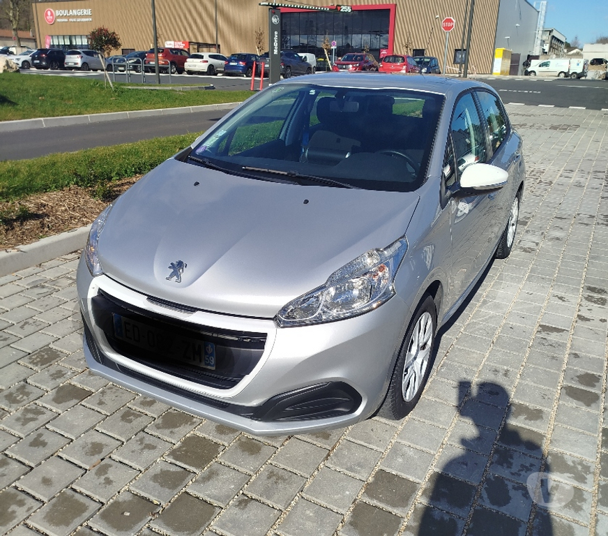 Voiture d'occasion Essonne Leuville sur Orge - 91310 - Photos Vivastreet Peugeot 208 1.0 VTI 68cv
