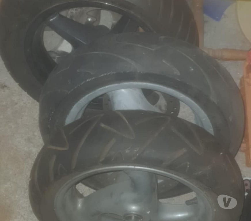 Pièces et services moto Haut-Rhin Colmar - 68000 - Photos Vivastreet lot de pieces booster