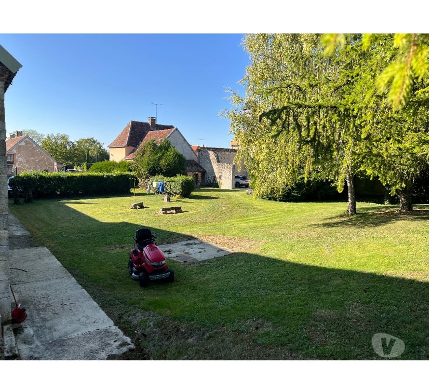 Vente Maison Marne Reuves - 51120 - Photos Vivastreet Corps de ferme 290 m² sur parc clos de 4 600 m²
