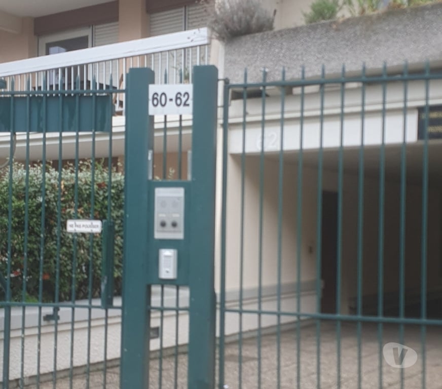 Parkings - Garages Paris Paris 20ème ardt - 75020 - Photos Vivastreet Place de parking location au 58 rue Pixérecourt