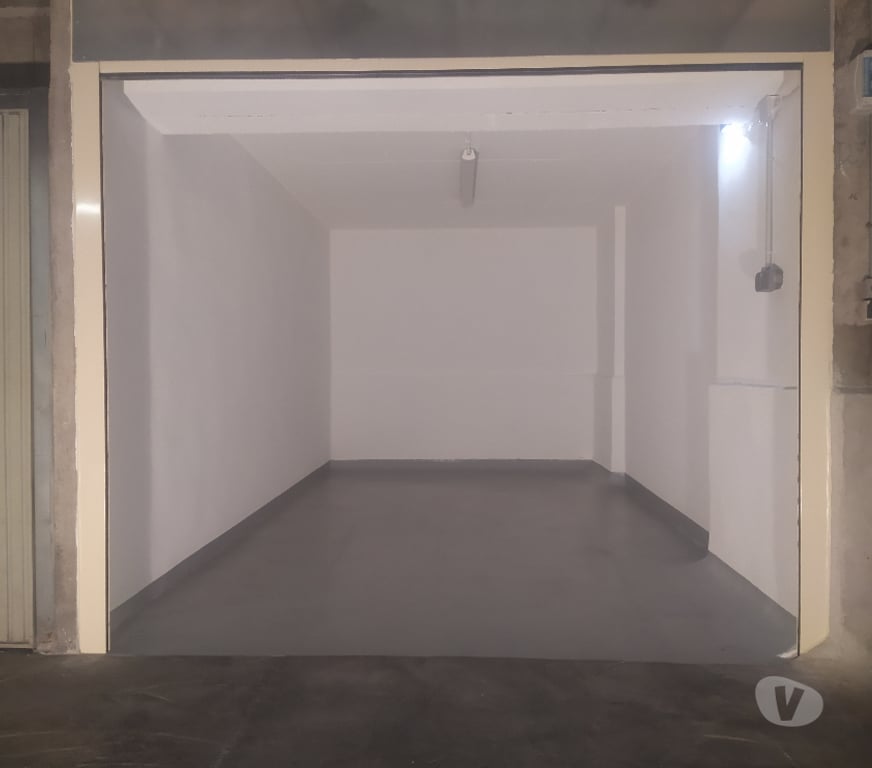 Parkings - Garages Alpes-Maritimes Antibes - 06600 - Photos Vivastreet GARAGE ENTREPÔT Vieille Ville ANTIBES