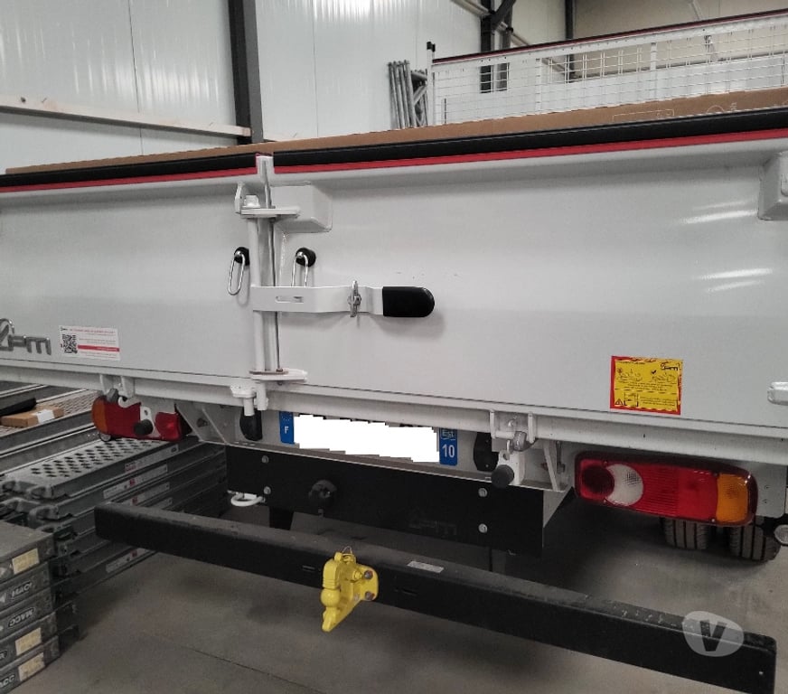 Véhicules commerciaux & utilitaires d'occasion Aube Troyes - 10000 - Photos Vivastreet NISSAN NV400 BENNE