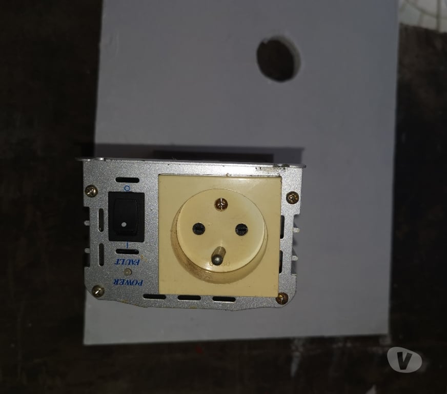 Equipements - Services Gironde Arcachon - 33120 - Photos Vivastreet convertisseur de tension