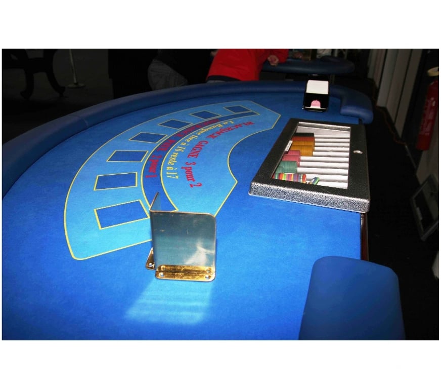 Jeux - Jouets Isère Grenoble - Photos Vivastreet MAGNIFIQUE TABLE DE BLACK-JACK,