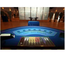 MAGNIFIQUE TABLE DE BLACK-JACK,