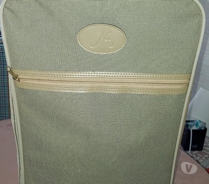 Accessoires - Bagagerie St Herblain Loire-Atlantique - Photos Vivastreet Valisette verte kaki