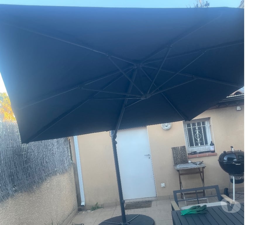  Hérault Beziers - 34500 - Photos Vivastreet Parasol tempête déporté inclinable