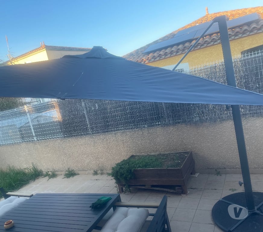  Hérault Beziers - 34500 - Photos Vivastreet Parasol tempête déporté inclinable