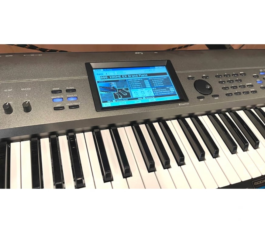 Instruments de musique Bas-Rhin Mommenheim - 67670 - Photos Vivastreet KORG KROME Ex - Synthé 73 touches