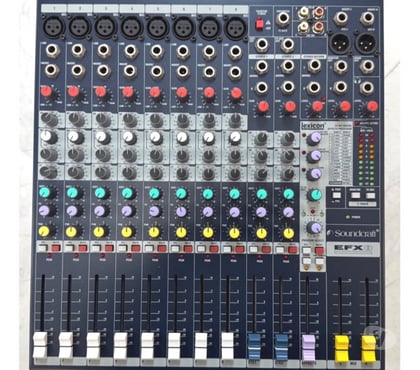 Photos Vivastreet SOUNDCRAFT EFX8 - Mix 12 voies+effets lexicon