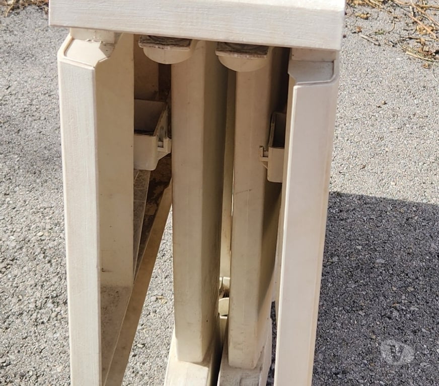 Ameublement & art de la table Bouches-du-Rhône Marseille - Photos Vivastreet Table extérieur blanche