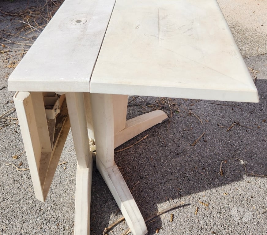 Ameublement & art de la table Bouches-du-Rhône Marseille - Photos Vivastreet Table extérieur blanche