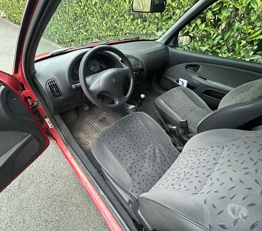 Voiture d'occasion Maine-et-Loire La Pommeraye - 49620 - Photos Vivastreet Saxo rouge 1.5D