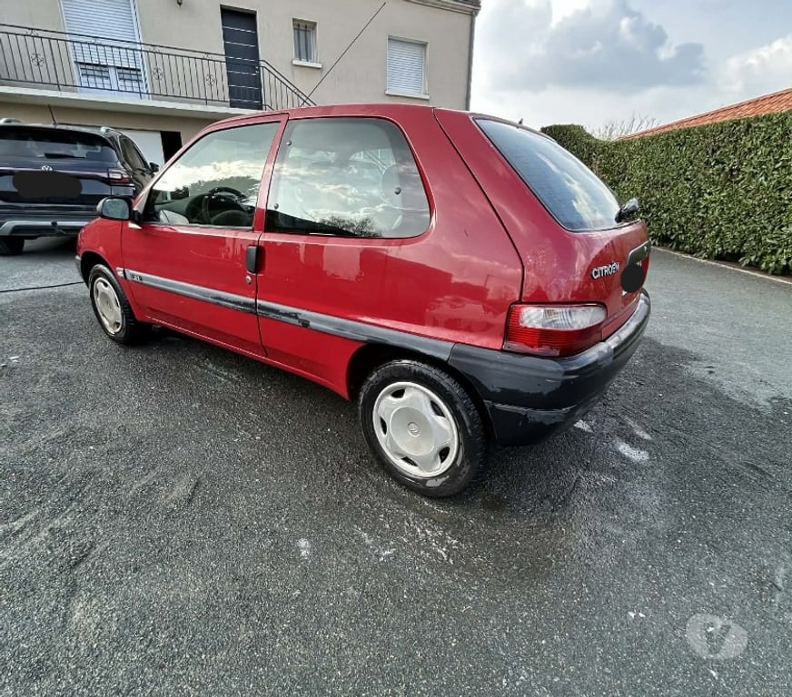 Voiture d'occasion Maine-et-Loire La Pommeraye - 49620 - Photos Vivastreet Saxo rouge 1.5D