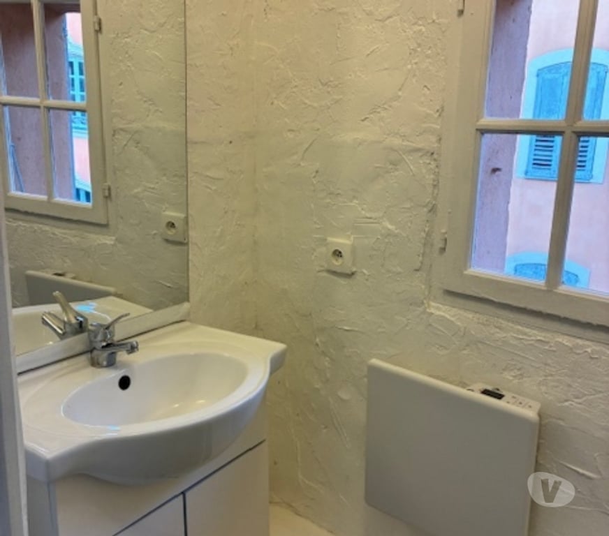 Appartement meublé Alpes-Maritimes Grasse - 06130 - Photos Vivastreet loue meublé Studio avec salle d'eau refait de 23 m
