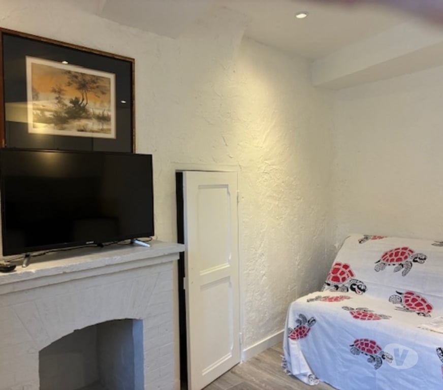 Appartement meublé Alpes-Maritimes Grasse - 06130 - Photos Vivastreet loue meublé Studio avec salle d'eau refait de 23 m