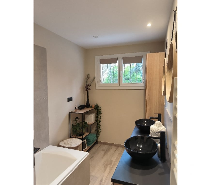 Vente Maison Alpes-Maritimes Mouans Sartoux - 06370 - Photos Vivastreet Villa rénovée 170m2, piscine, pool house, garage, au calme