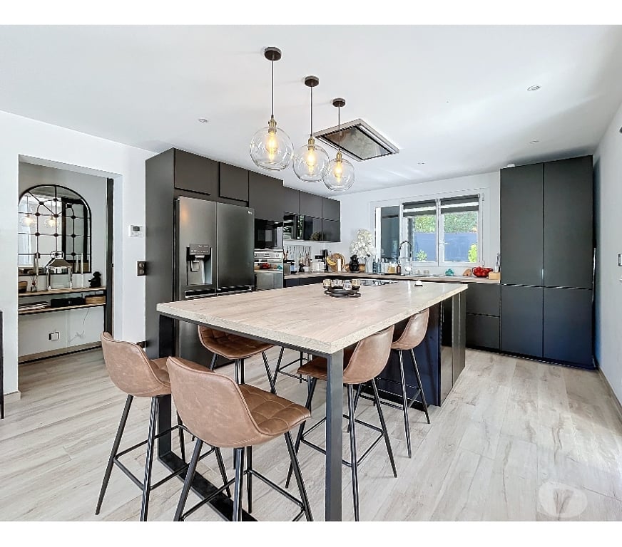 Vente Maison Alpes-Maritimes Mouans Sartoux - 06370 - Photos Vivastreet Villa rénovée 170m2, piscine, pool house, garage, au calme