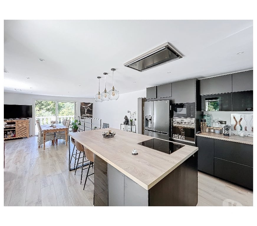 Vente Maison Alpes-Maritimes Mouans Sartoux - 06370 - Photos Vivastreet Villa rénovée 170m2, piscine, pool house, garage, au calme