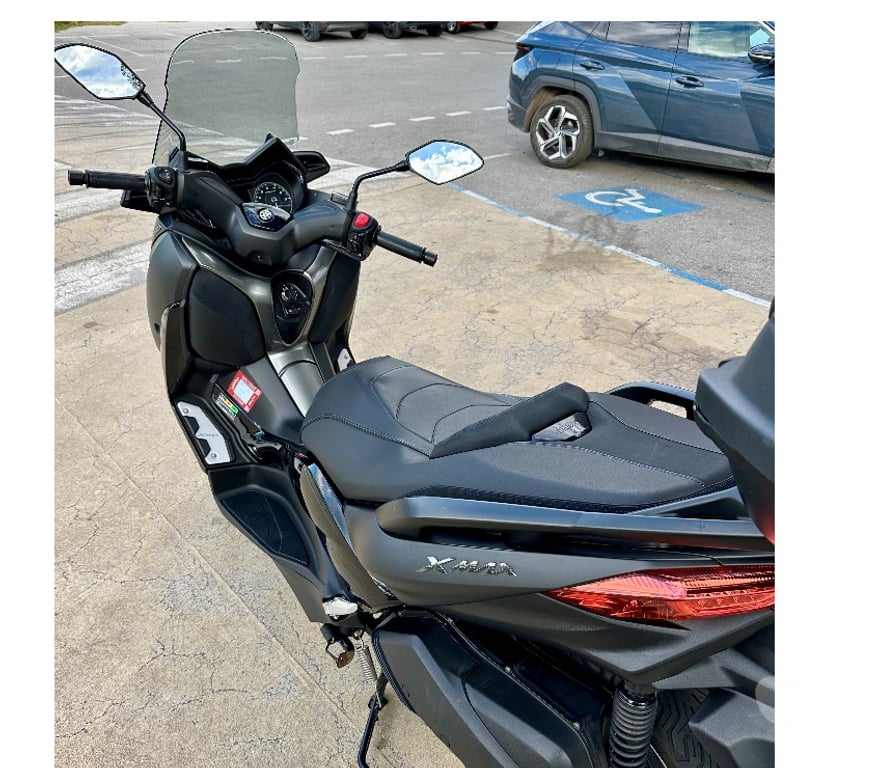 Scooter occasion Alpes-Maritimes Le Cannet - 06110 - Photos Vivastreet YAMAHA X-MAX Tech Max 300