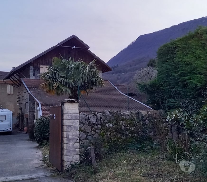 Vides greniers - Brocantes Isère Le Touvet - 38660 - Photos Vivastreet VIDE-MAISON Le week-end de pâques.