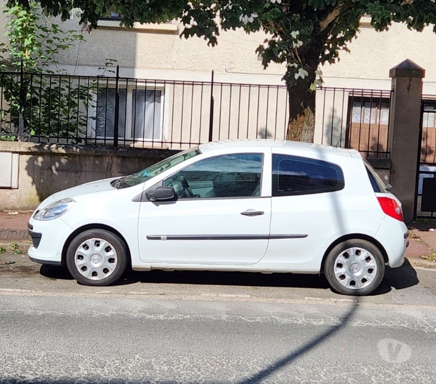 Voiture d'occasion Hauts-de-Seine Rueil Malmaison - 92500 - Photos Vivastreet Renault Clio3 1.5dci société 2 place