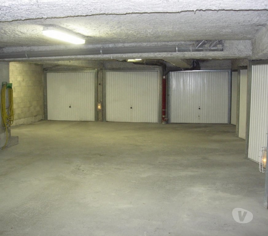 Parkings - Garages Gard Les Angles - 30133 - Photos Vivastreet Garage Sécurisé