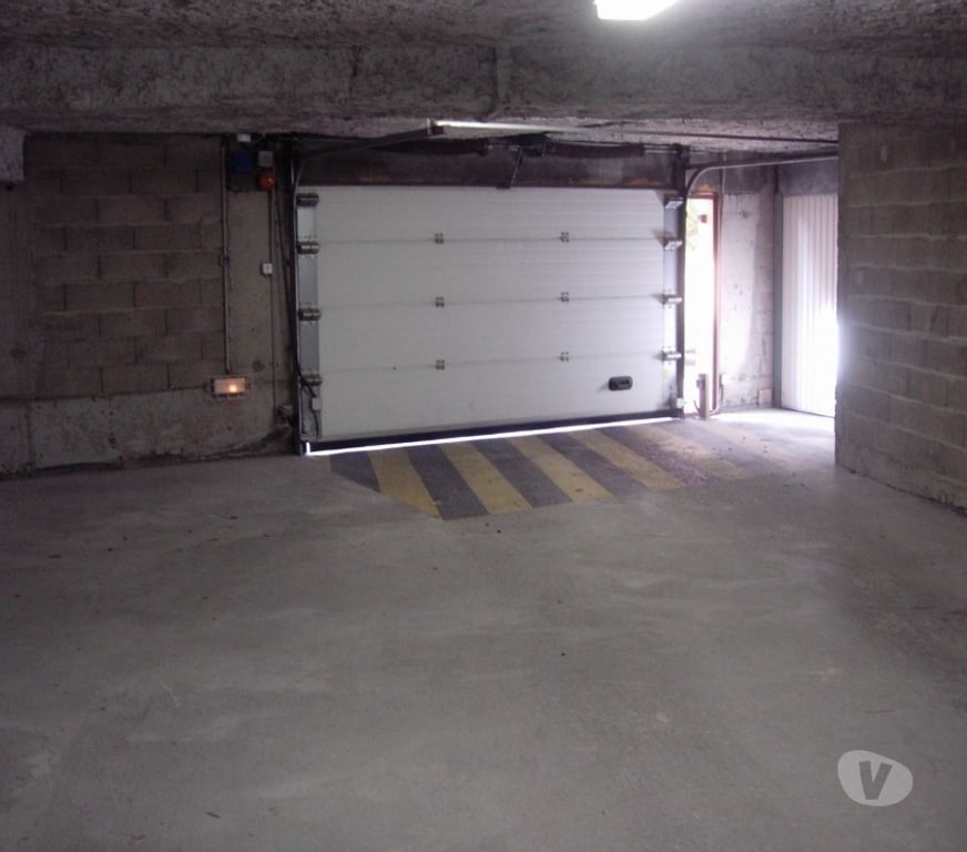 Parkings - Garages Gard Les Angles - 30133 - Photos Vivastreet Garage Sécurisé