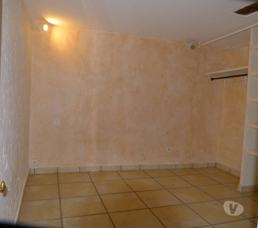 Location appartement Bouches-du-Rhône Peynier - 13790 - Photos Vivastreet PEYNIER APPARTEMENT -T 2 -33 M2 EXPO SUD POUR 1 PERSONNE