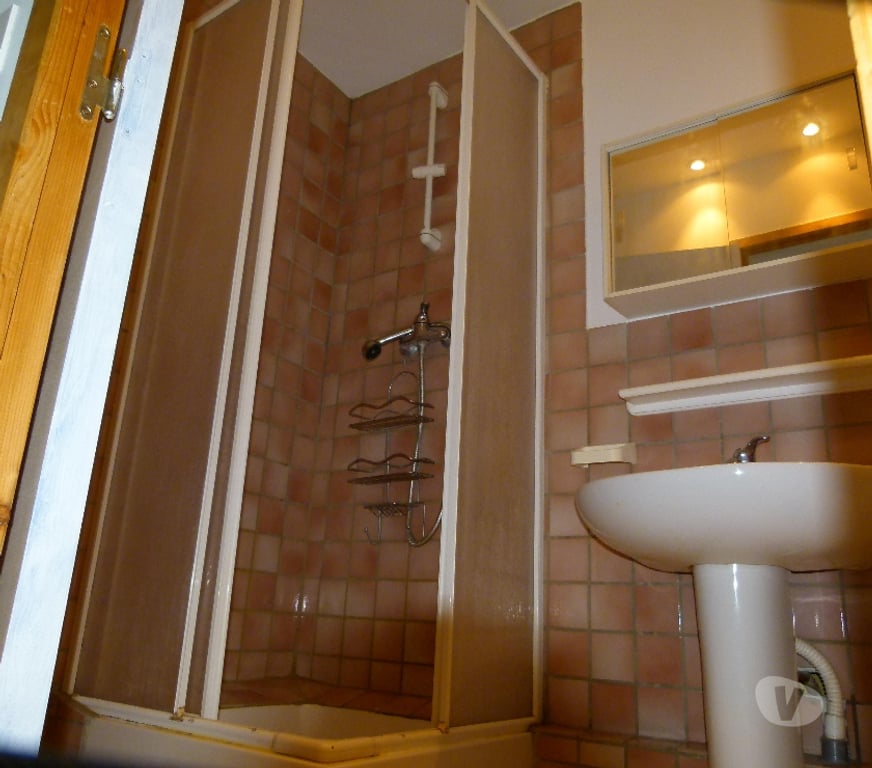 Location appartement Bouches-du-Rhône Peynier - 13790 - Photos Vivastreet PEYNIER APPARTEMENT -T 2 -33 M2 EXPO SUD POUR 1 PERSONNE