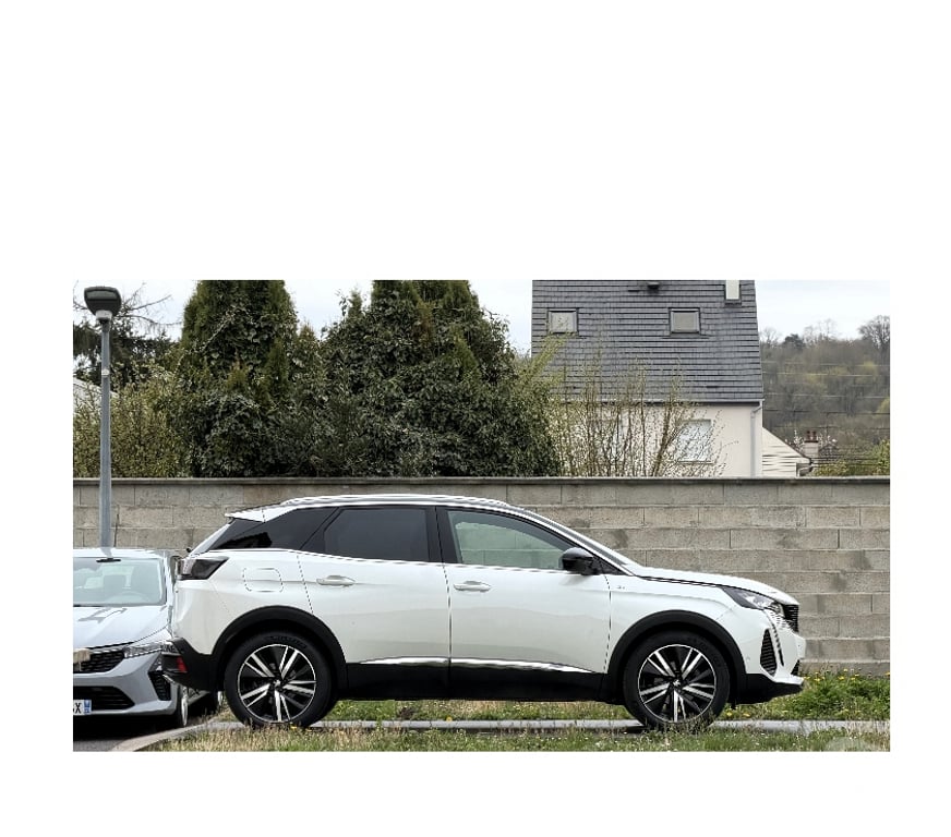 Voiture d'occasion Oise Nogent sur Oise - 60180 - Photos Vivastreet PEUGEOT 3008 GT 130CH ESSENCE 51630KM AN 09 2023