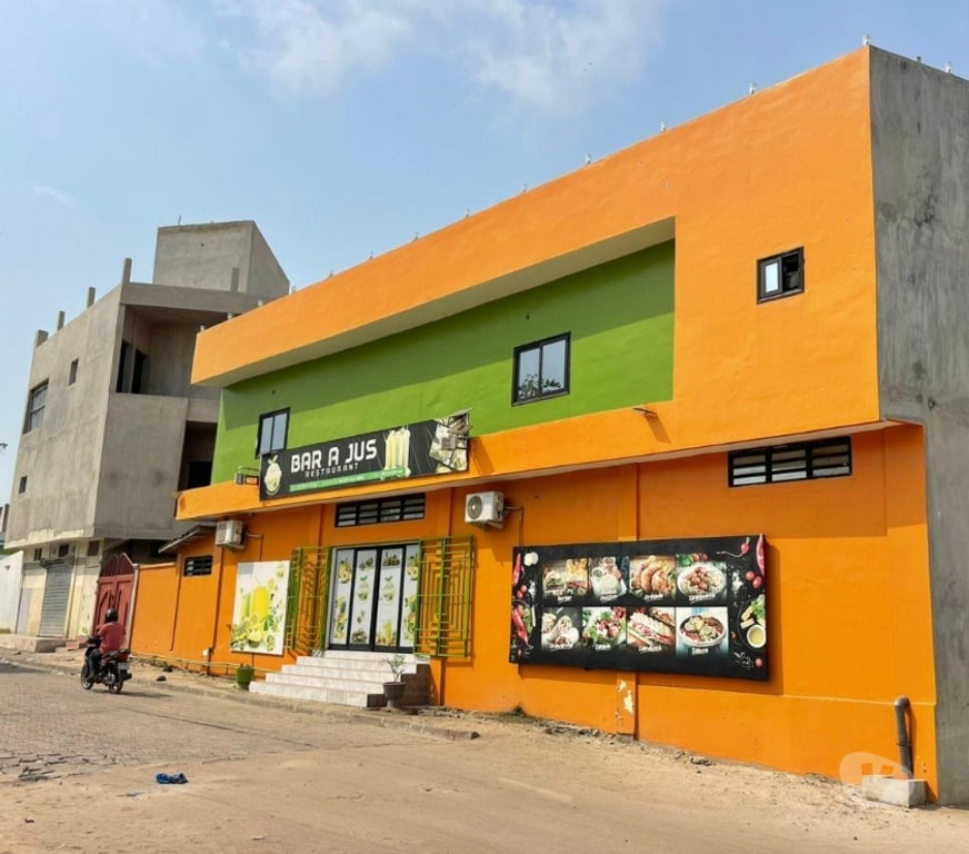 Vente Immeuble Bénin - Photos Vivastreet Vente de 2 immeubles à Fidjrossè