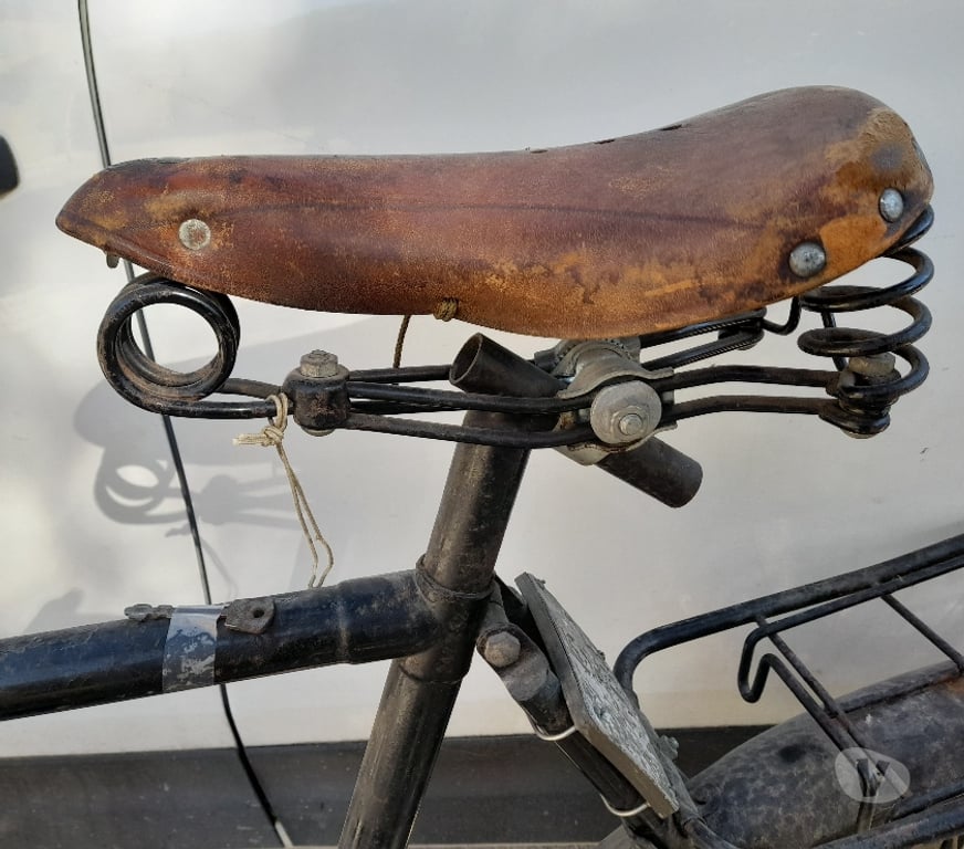 Matériel de sport Indre-et-Loire Abilly - 37160 - Photos Vivastreet velo militaire SUISE tbon état