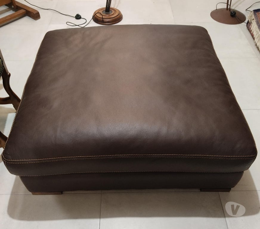 Ameublement & art de la table Vendée Soullans - 85300 - Photos Vivastreet Pouf cuir marron très bon état