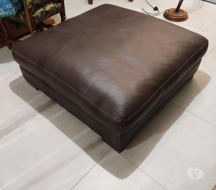 Ameublement & art de la table Vendée Soullans - 85300 - Photos Vivastreet Pouf cuir marron très bon état