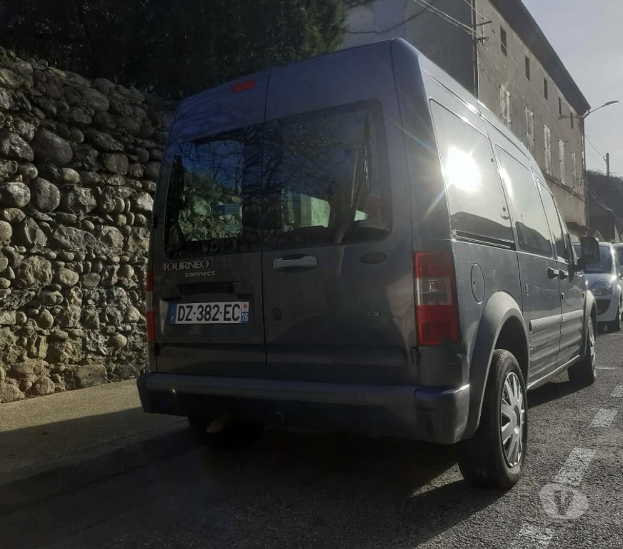 Voiture d'occasion Ardèche Aubenas - 07200 - Photos Vivastreet Ford tourneo connect