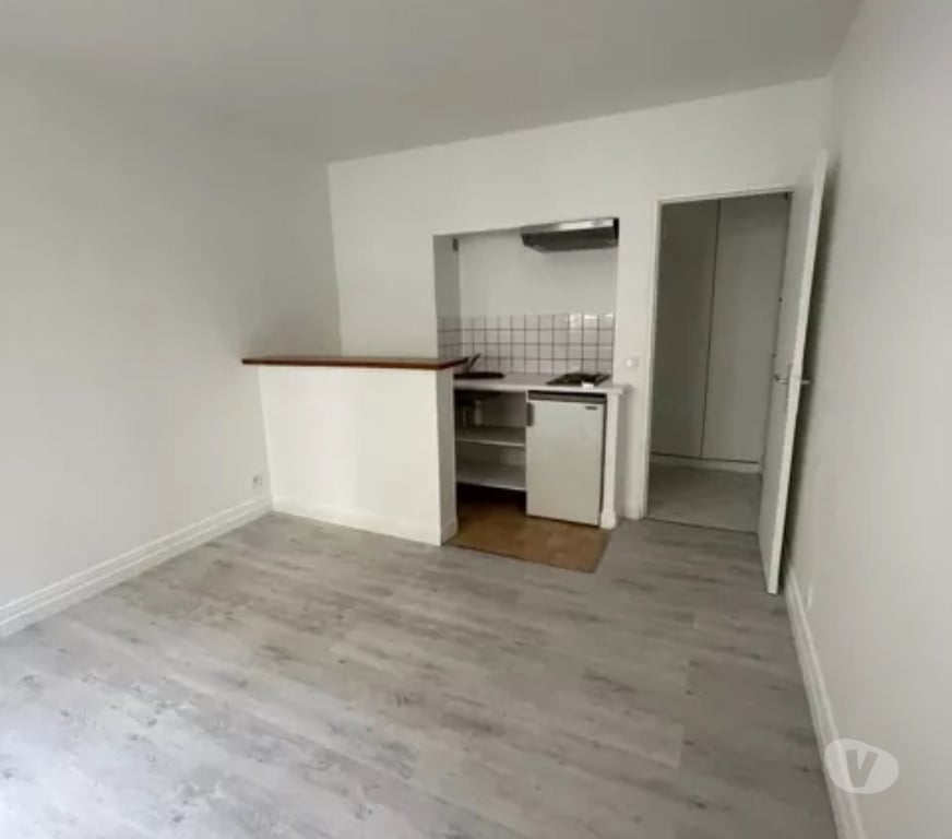 Appartement meublé Paris Paris 15ème ardt - 75015 - Photos Vivastreet Location Appartement 1 pièce 18 m² à Paris 75015
