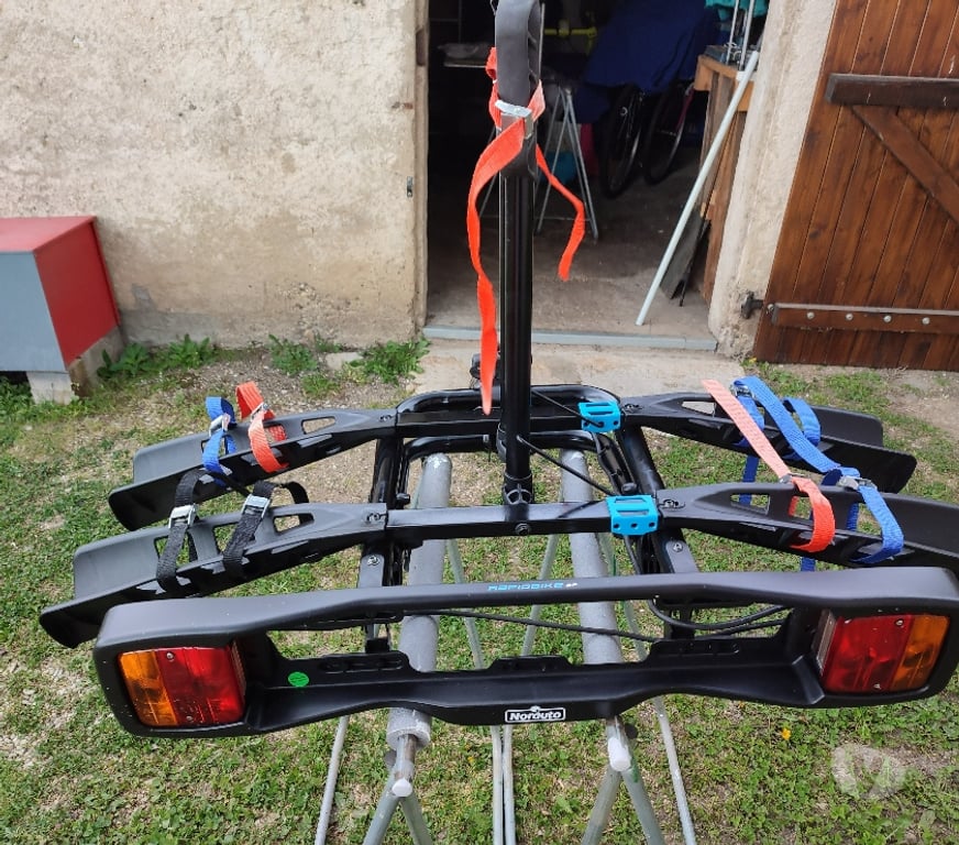 Pièces et services auto Ain Dompierre sur Veyle - 01240 - Photos Vivastreet Porte vélos sur attelage pour 2 vélos