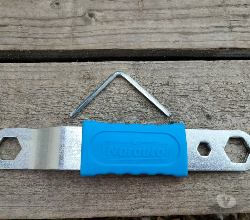 Pièces et services auto Ain Dompierre sur Veyle - 01240 - Photos Vivastreet Porte vélos sur attelage pour 2 vélos