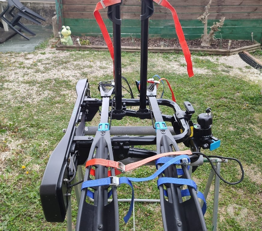 Pièces et services auto Ain Dompierre sur Veyle - 01240 - Photos Vivastreet Porte vélos sur attelage pour 2 vélos