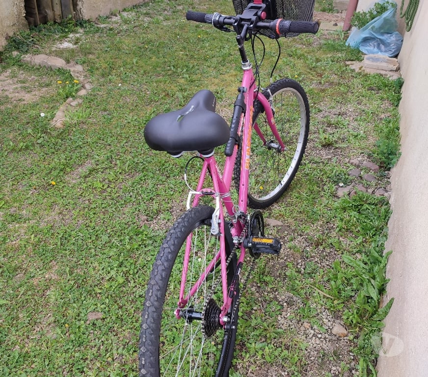 Matériel de sport Ain Dompierre sur Veyle - 01240 - Photos Vivastreet VTT 26 pouces Femme