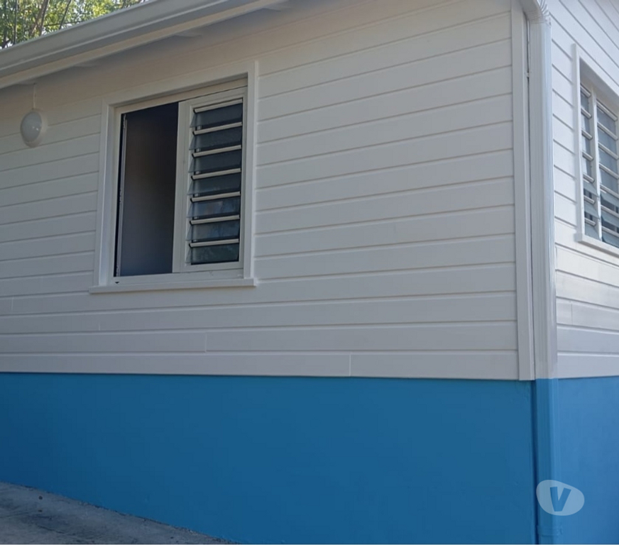 location saisonniere Martinique Le François - 97240 - Photos Vivastreet Bungalow blanc de Frégate en Location saisonière.