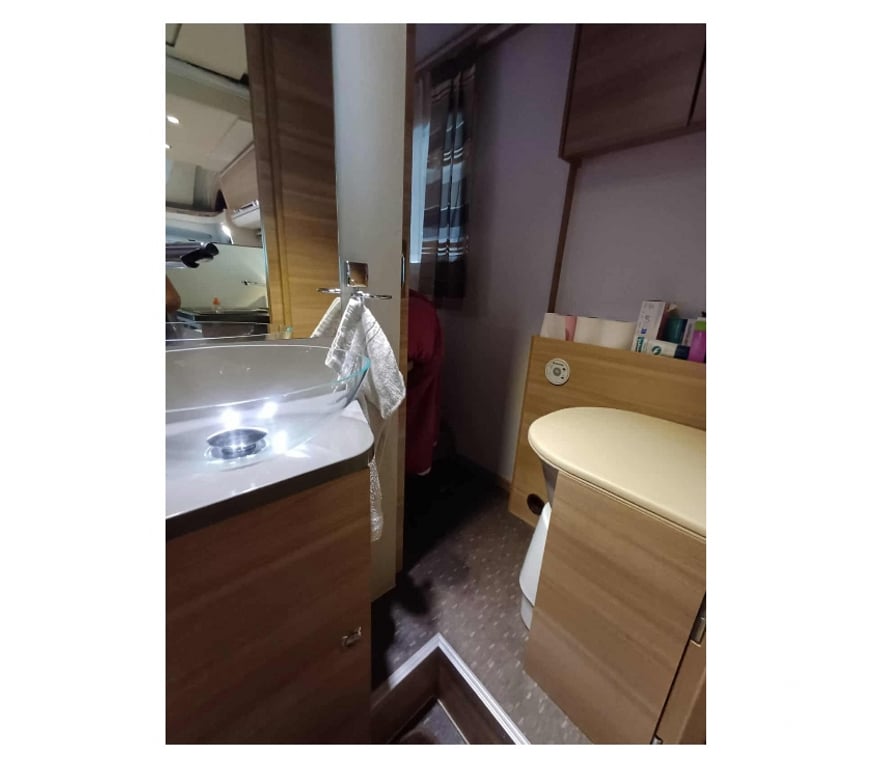 Camping car occasion Calvados Eterville - 14930 - Photos Vivastreet Adria Matrix M 670 SC Édition Limitée