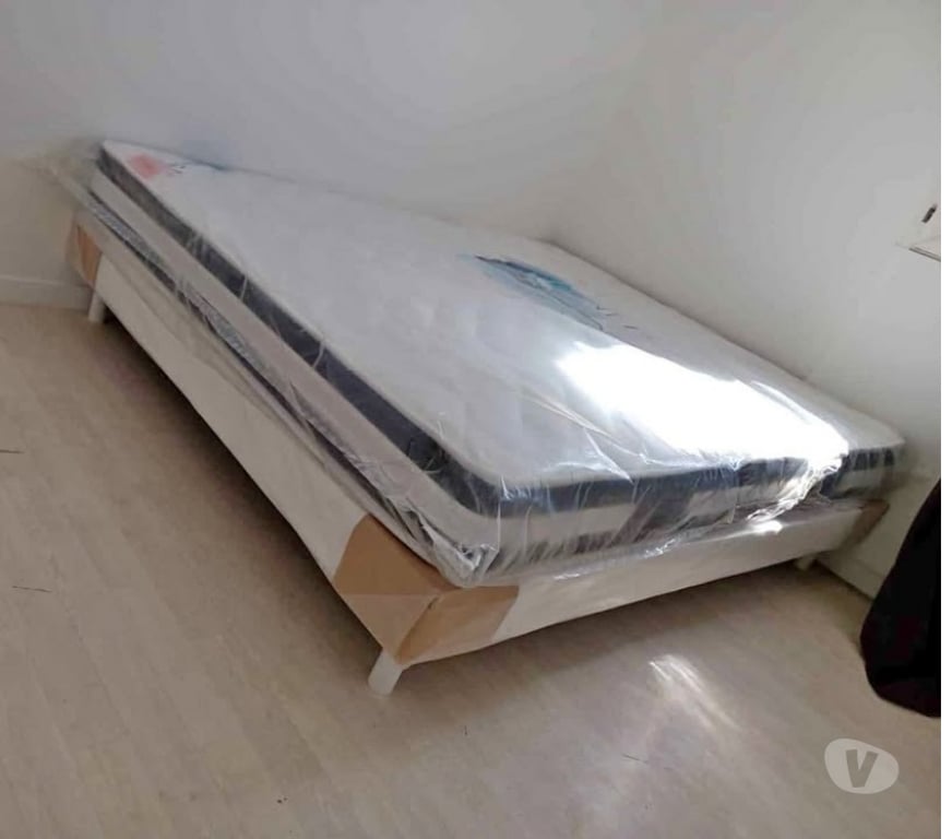 Ameublement & art de la table Paris Paris 1er ardt - 75001 - Photos Vivastreet Sommier avec pieds neuf avec matelas et livraison incluse