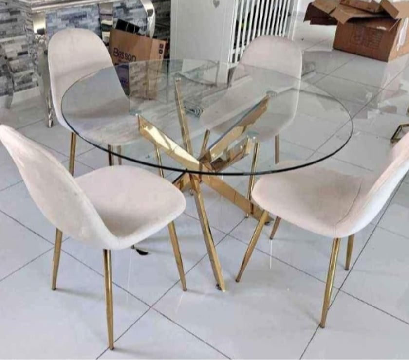 Photos Vivastreet 4 chaises avec table neuf avec livraison