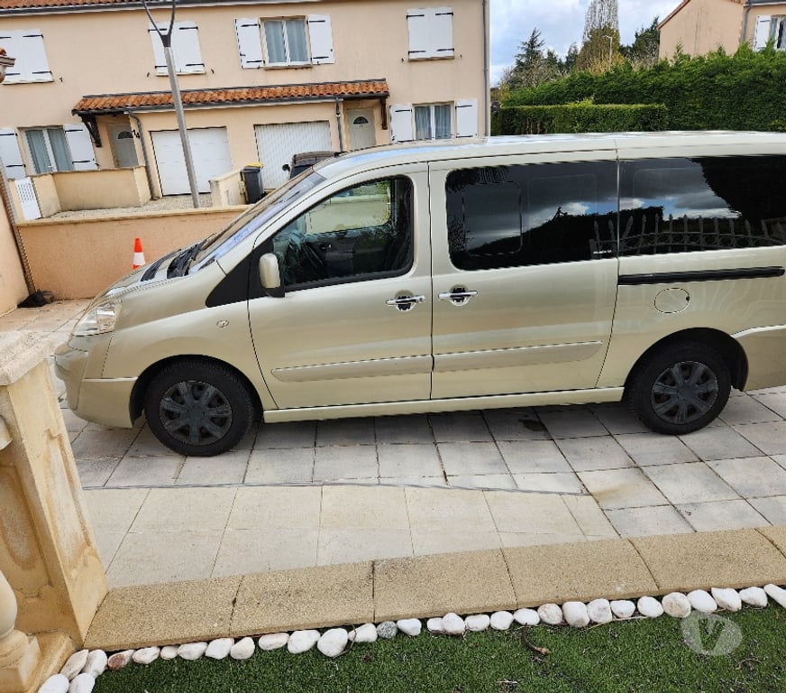 Voiture d'occasion Vienne Buxerolles - 86180 - Photos Vivastreet Scudo panoramique 9 places